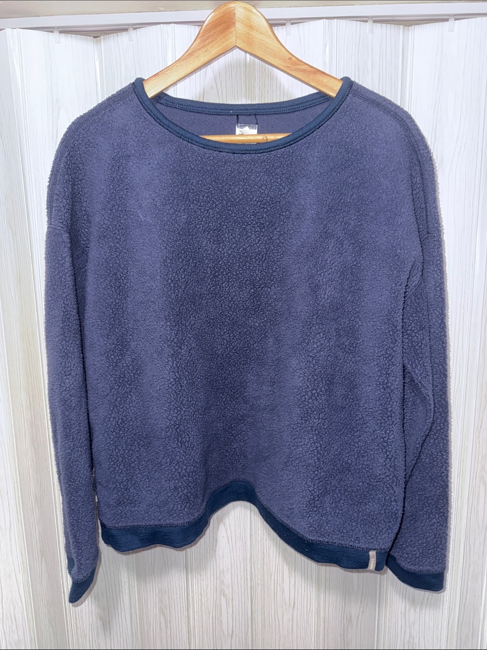 Patagonia Women’s Reversible Shearling Navy Blue Crewneck Fleece Sweatshirt M